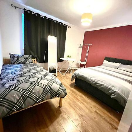 Private Room With Two Beds Near Central Londres Exterior foto
