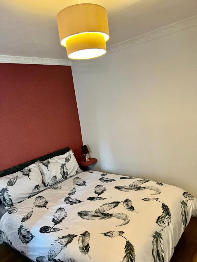 Private Room With Two Beds Near Central Londres Exterior foto